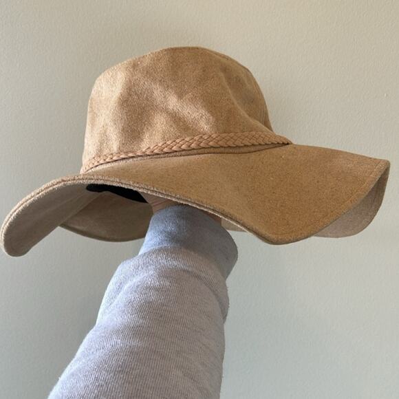 NWT floppy hat - Picture 2 of 5